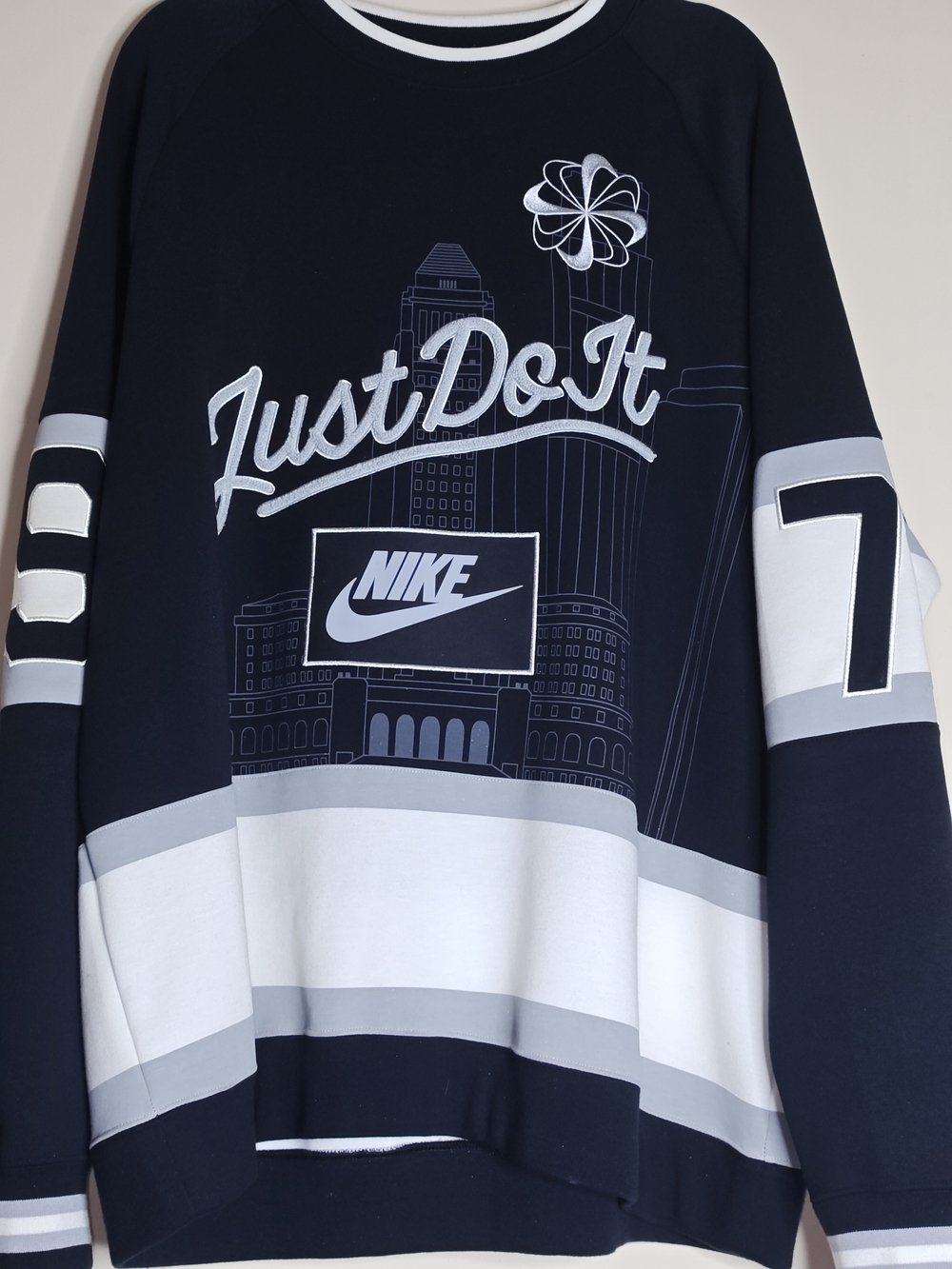 Rare Nike Men's Six Cities 'Just Do It' Graphic Sweatshirt XL